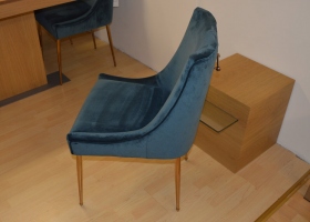 Dining-Chair-in-Blue-Velvet-with-Rose-Legs